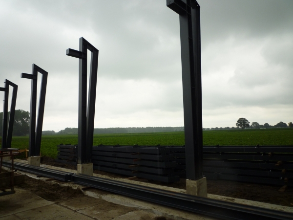 Spantconstructie met prefab betonplinten voor keerwanden productie